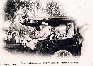 Tenes - Gouverneur Jonnart en toure vers 1900